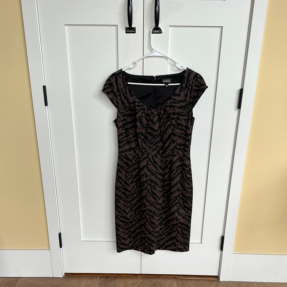 Adrianna Papell Black and Brown Dress with Flutter Cap Sleeves Size 8